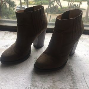 Zara olive green high-heeled boots, size 8
